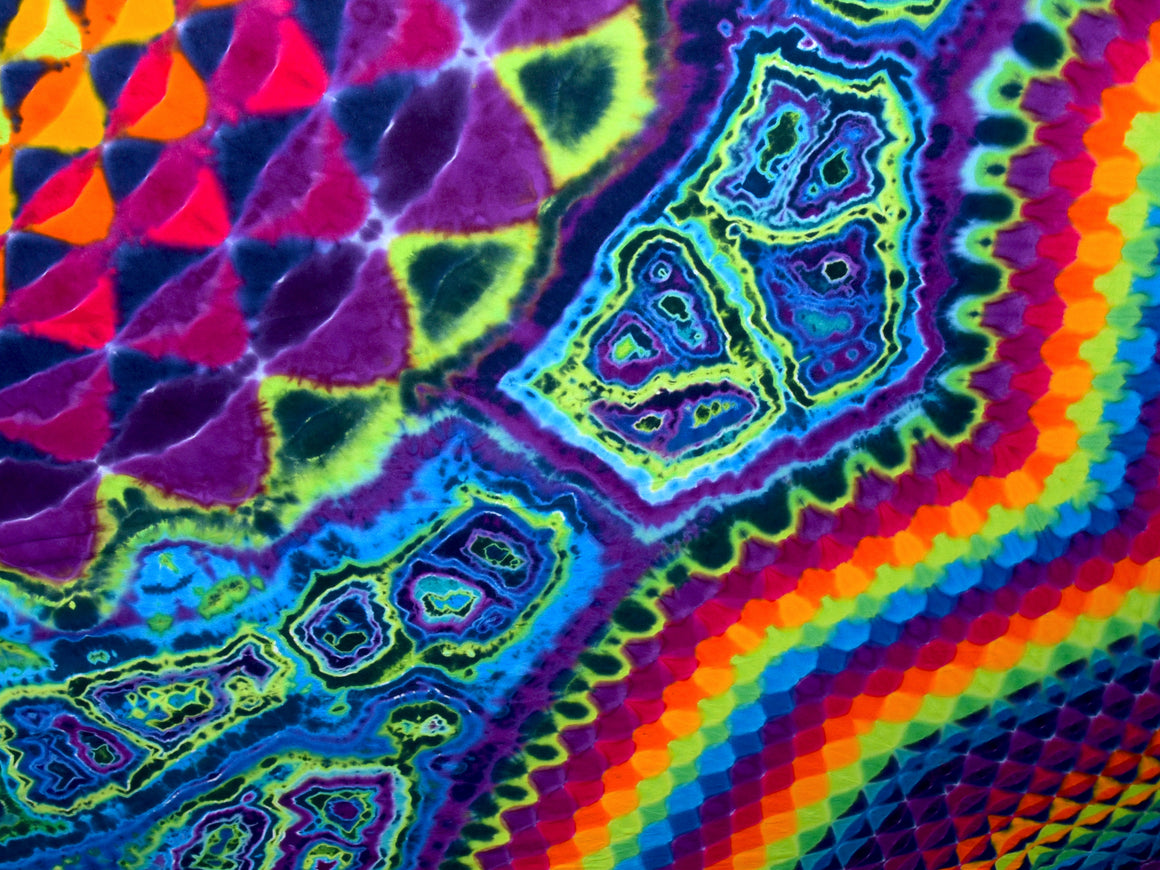 “SG12 The Cosmic Gate” 80" x 80" XL Tie Dye Tapestry w/ Tie Loops - Rainbow Honeycomb & Mandala w/ Neon Geodes